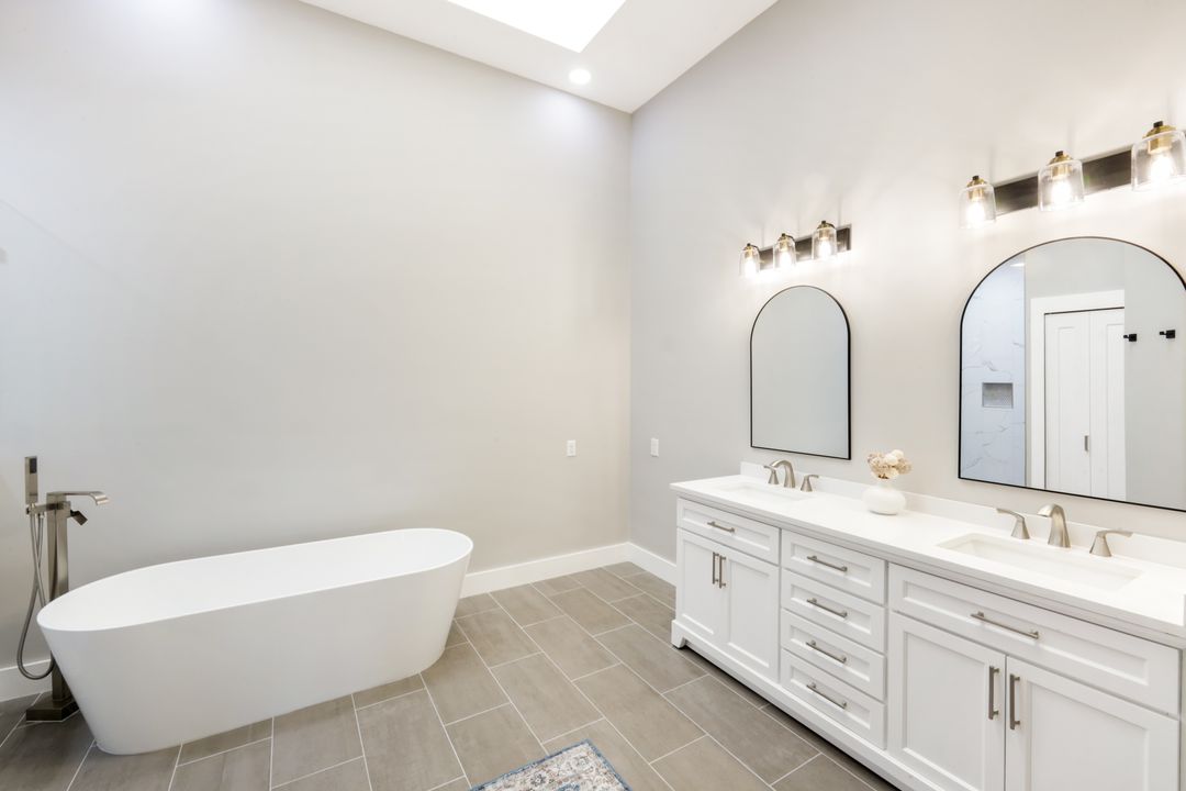 19641 Silver Oak Dr, Fort Myers, FL 33967