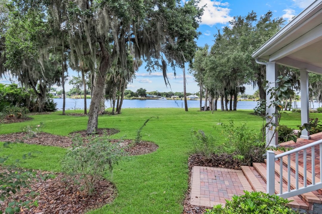 16470 Oakview Cir, Alva, FL 33920