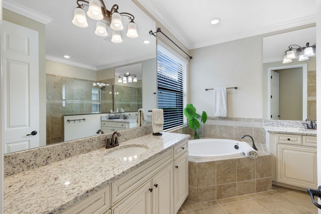 17450 Galway Run, Bonita Springs, FL 34135