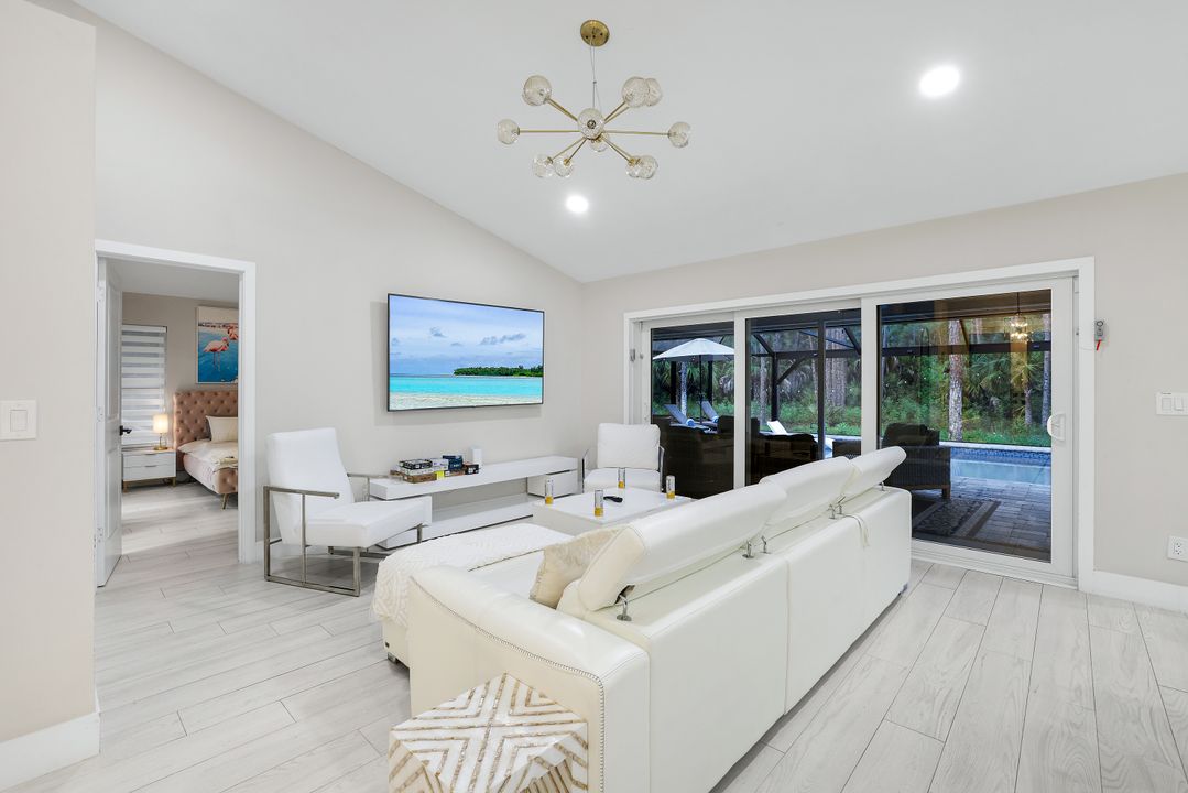 6641 Golden Gate Pkwy, Naples, FL 34105