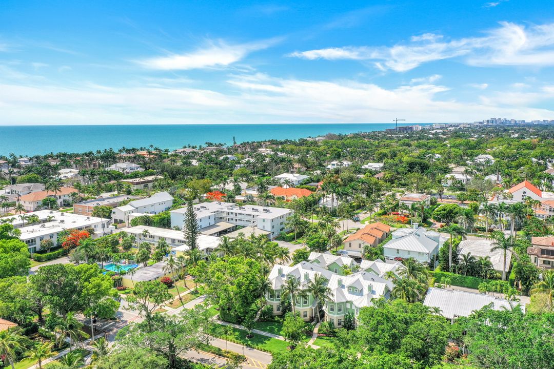 331 3rd Ave S #4, Naples, FL 34102