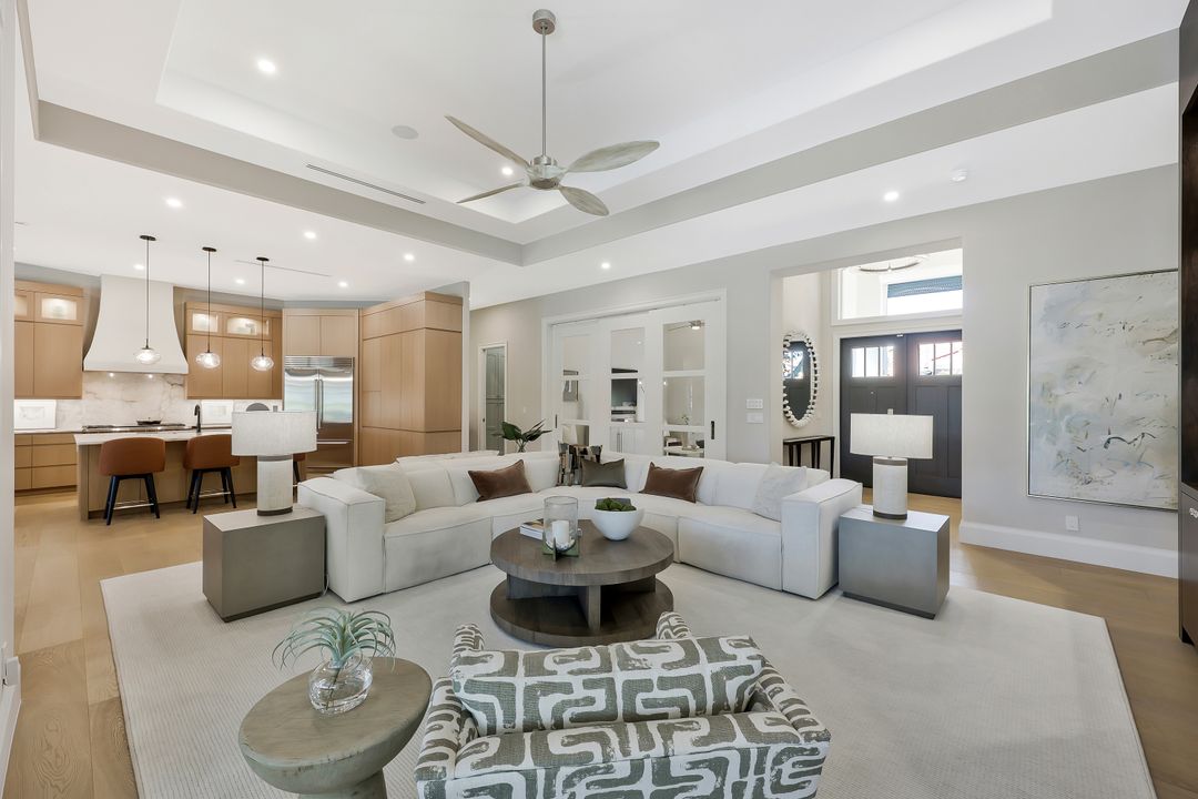 470 Terra Vista Ct, Naples, FL 34119