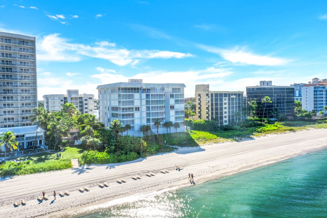 9811 Gulf Shore Dr #203, Naples, FL 34108