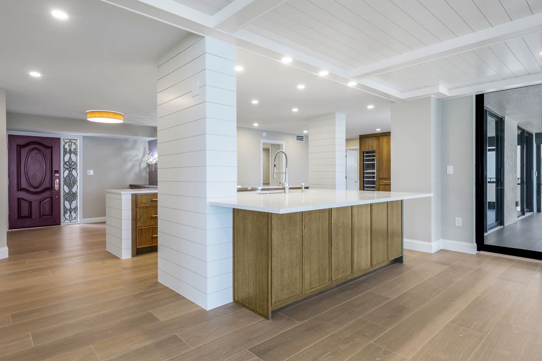9715 Gulf Shore Dr #702, Naples, FL 34108