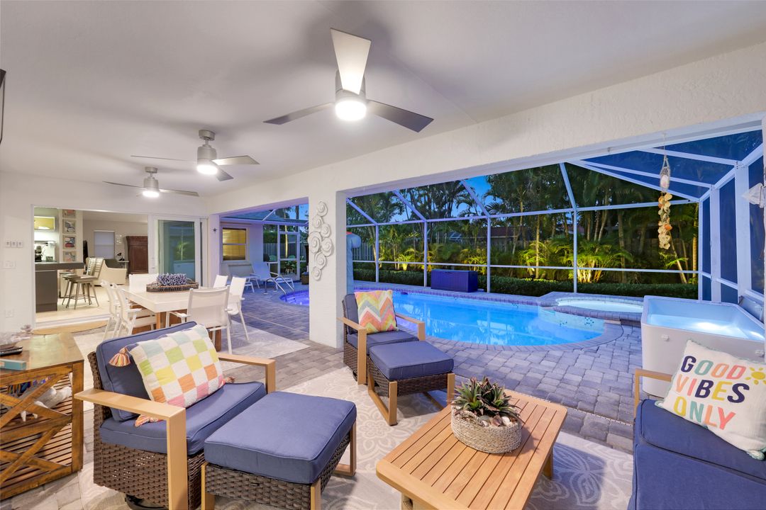 661 97th Ave N, Naples, FL 34108