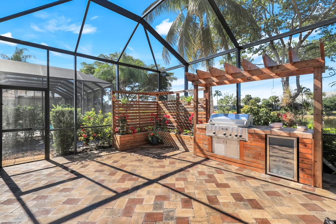 7633 Mulberry Ln, Naples, FL 34114