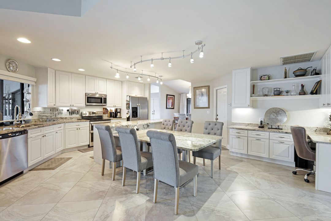 1222 SW 4th Ct, Cape Coral, FL 33991