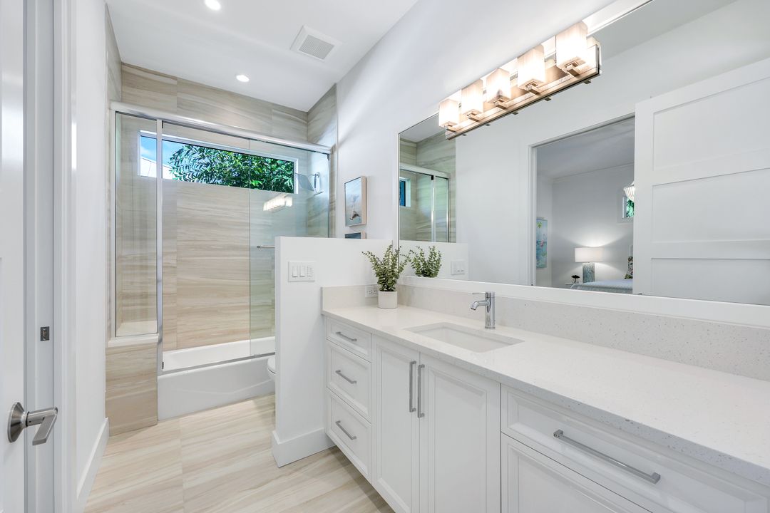 2100 Curtis St, Naples, FL 34112