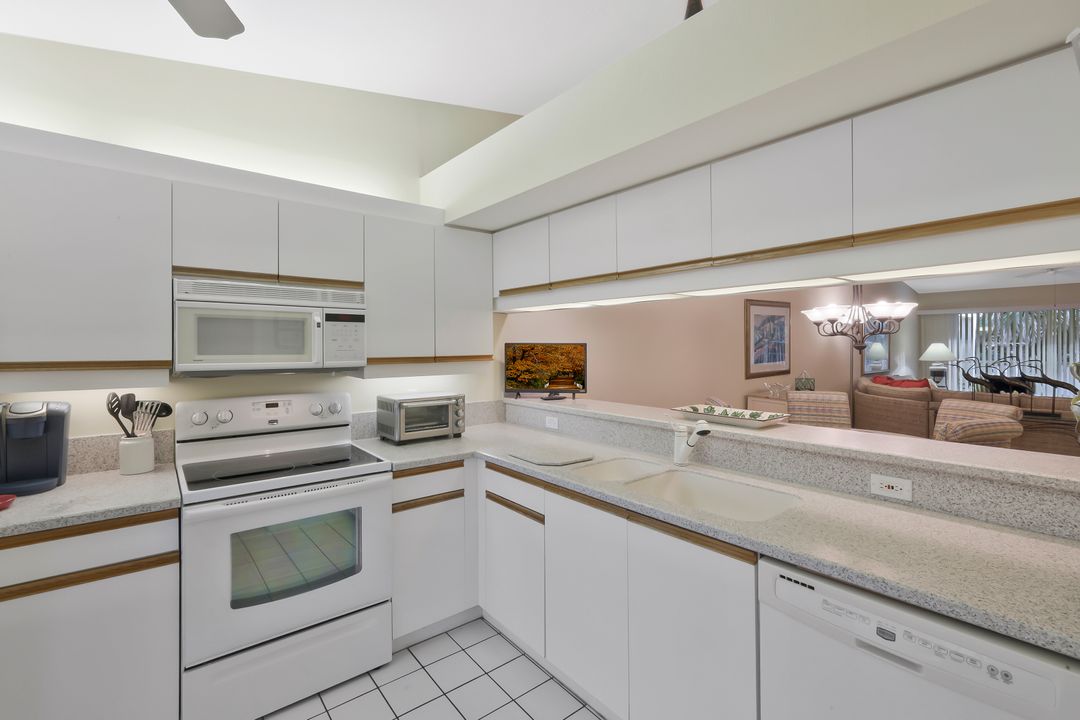 2305 Hidden Lake Dr #3704, Naples, FL 34112