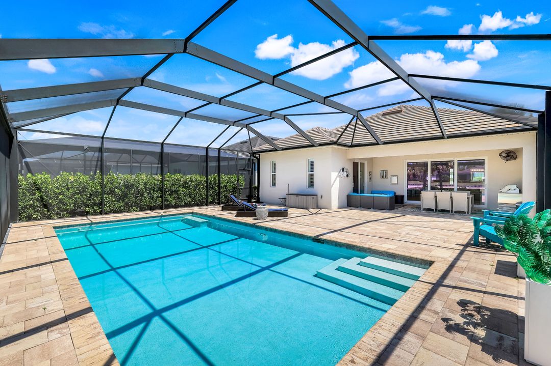 15242 Blue Bay Cir, Miromar Lakes, FL 33913