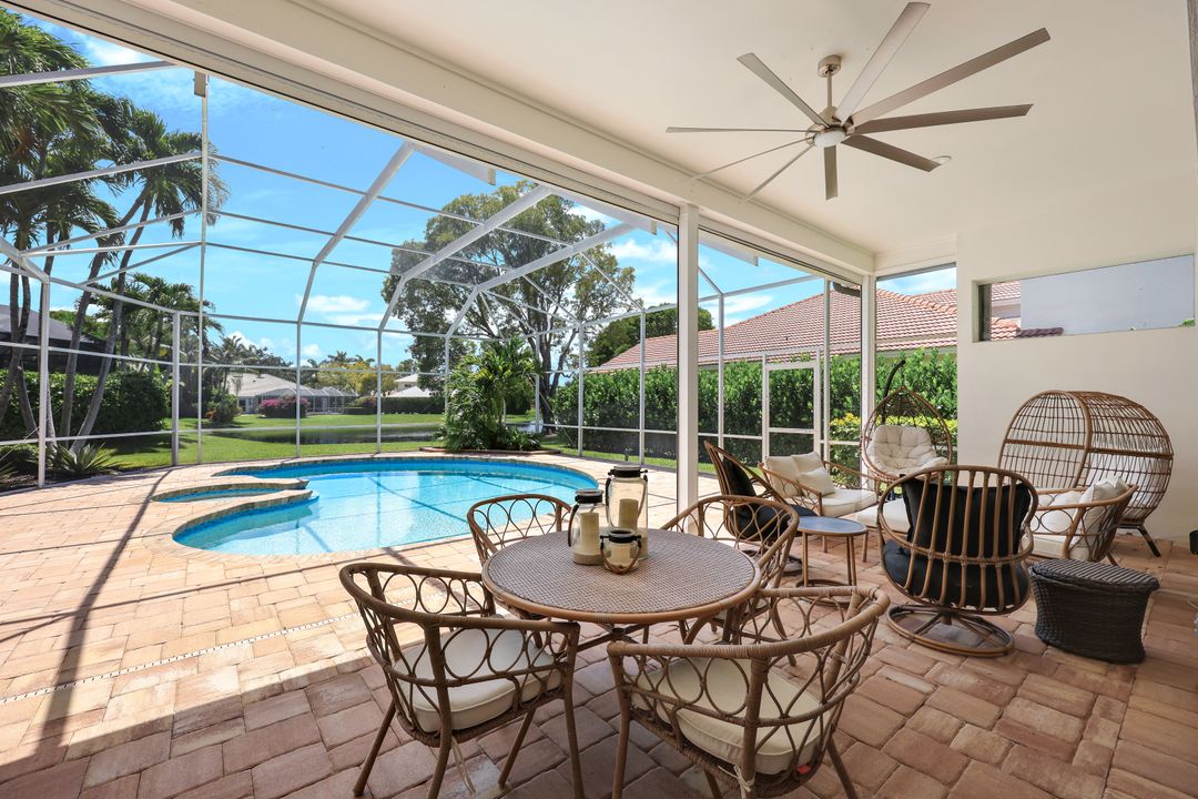 7998 Beaumont Ct, Naples, FL 34109