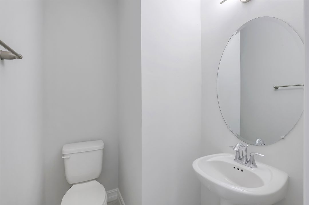 7473 Rockefeller Dr, Naples, FL 34119