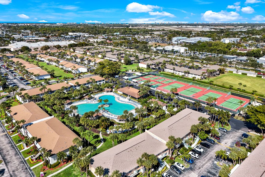 4240 Jack Frost Ct #6, Naples, FL 34112