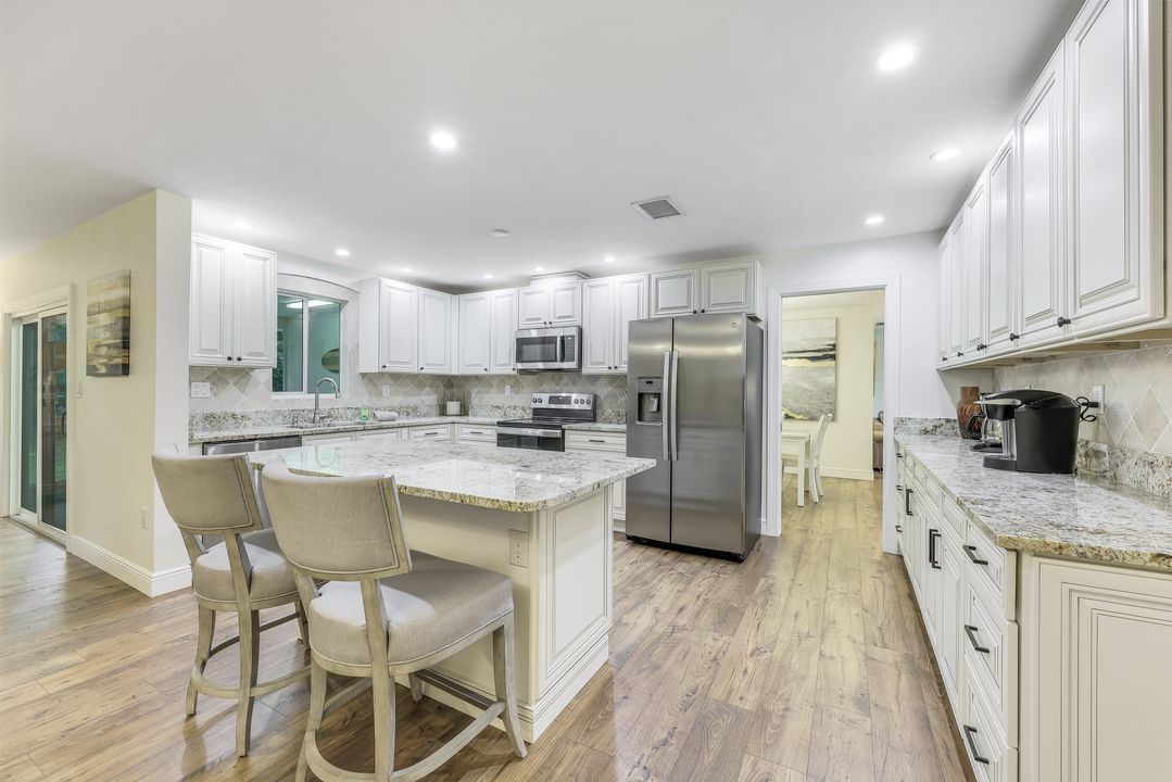 6890 Hendry Creek Dr, Fort Myers, FL 33908