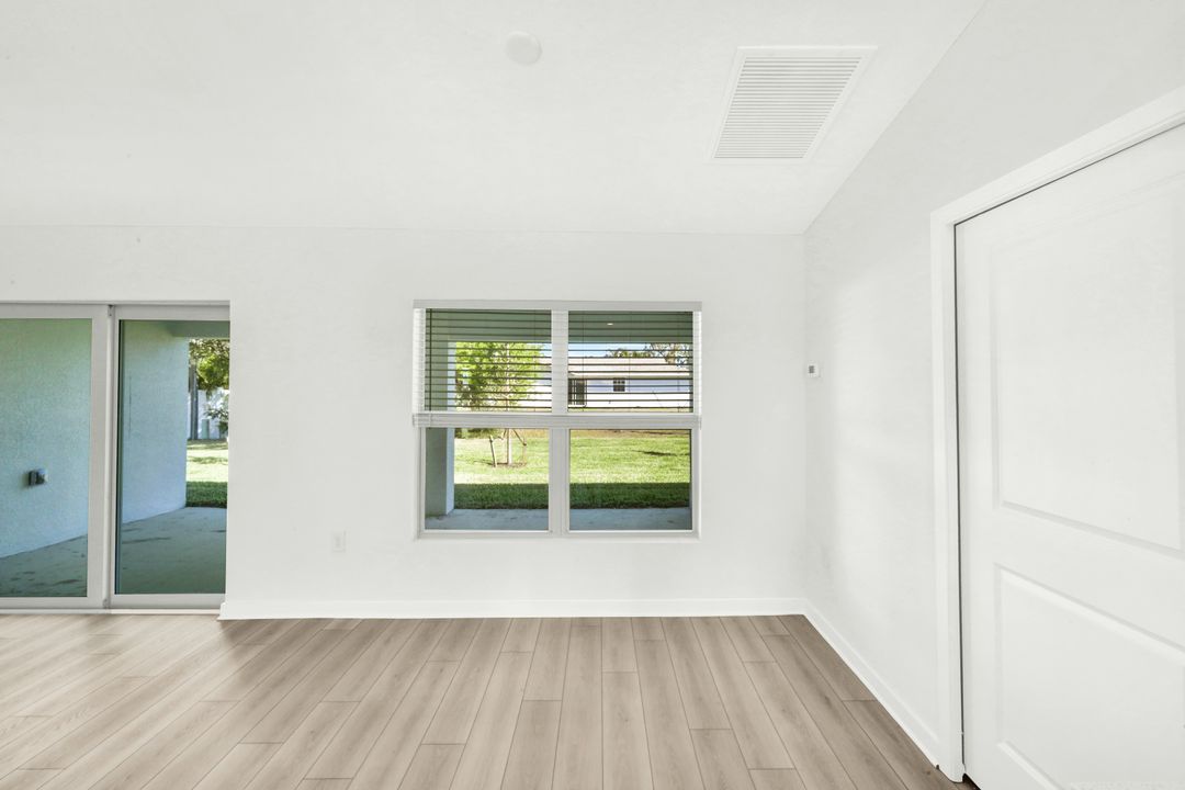 1205 NE 12th St, Cape Coral, FL 33909