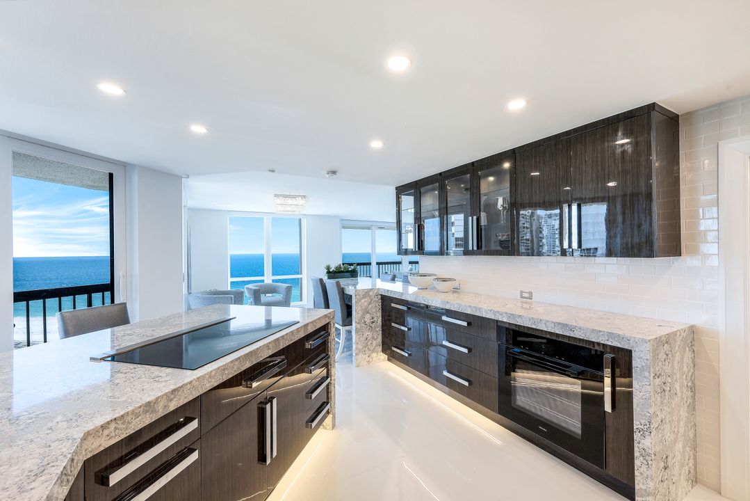4551 Gulf Shore Blvd N #1003, Naples, FL 34103
