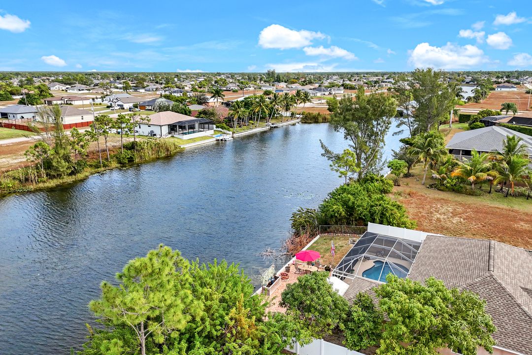 2427 NW 25th St, Cape Coral, FL 33993