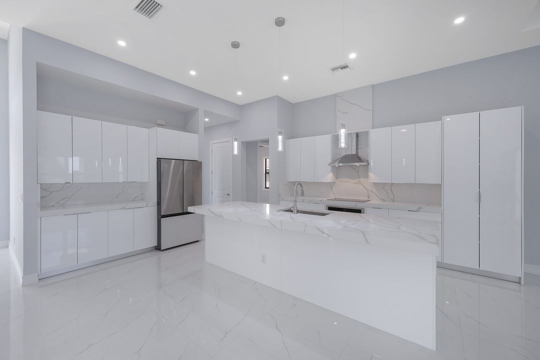 18288 Royal Hammock Blvd, Naples, FL 34114