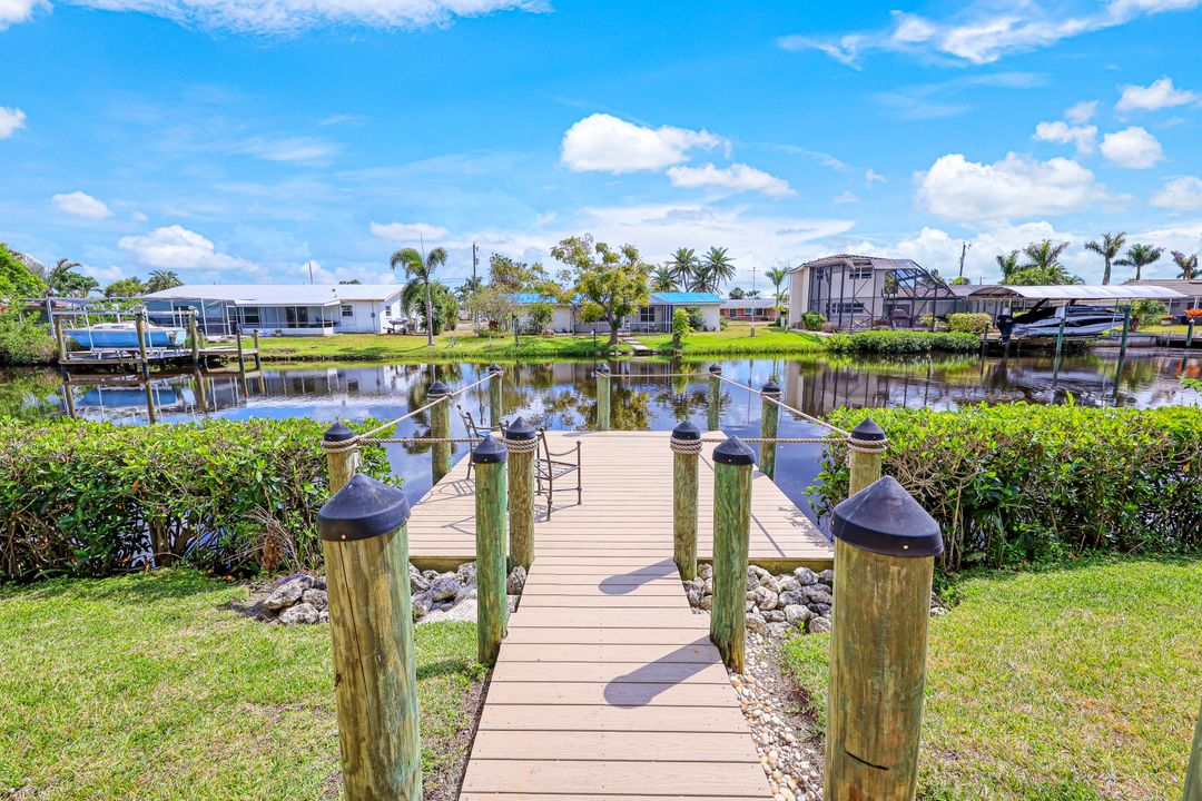 1720 Cascade Way, North Fort Myers, FL 33917