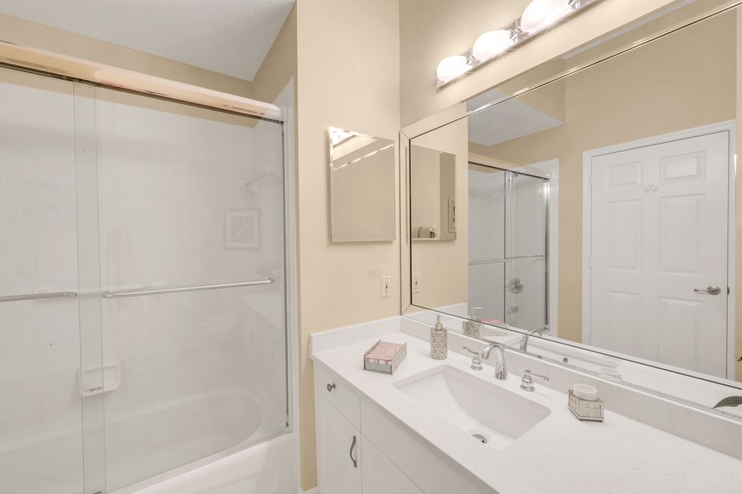 5867 Northridge Dr, Naples, FL 34110