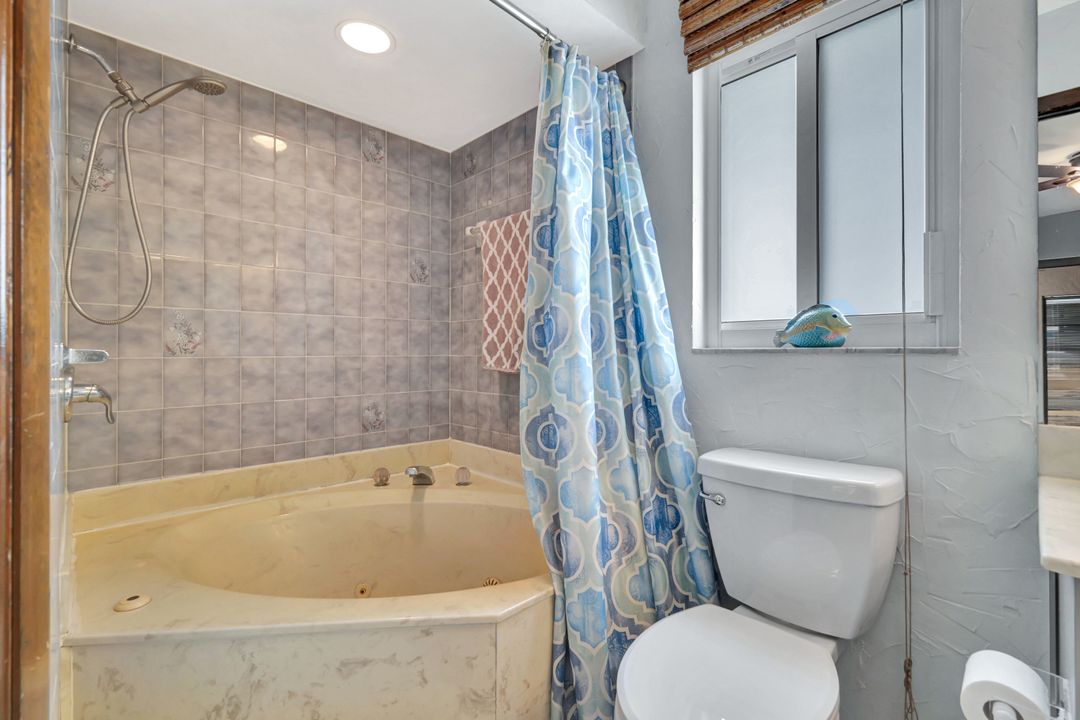 550 94th Ave N, Naples, FL 34108