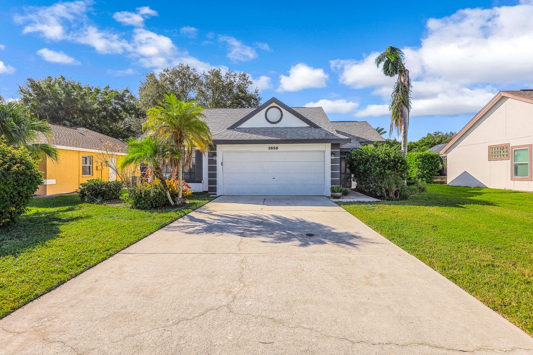 3658 Kent Dr, Naples, FL 34112