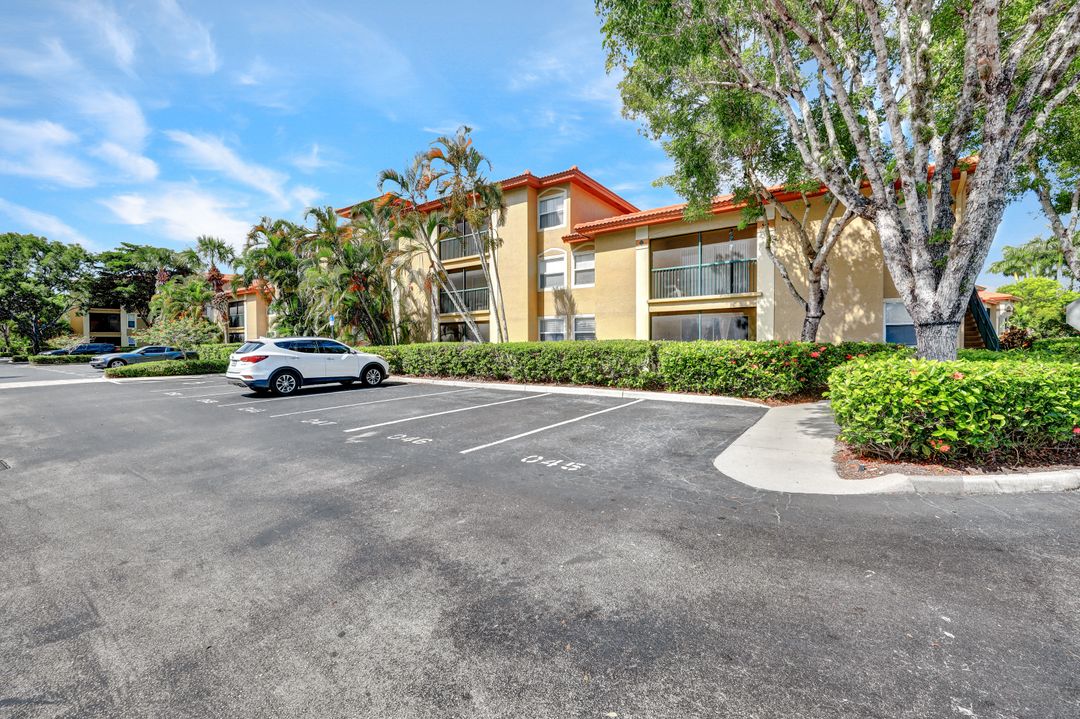 8930 Colonnades Ct E #626, Bonita Springs, FL 34135