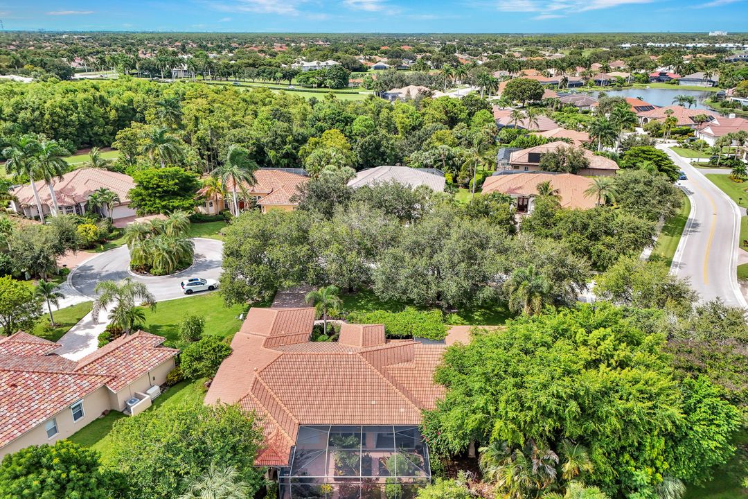 8840 Mariposa Ct, Naples, FL 34113