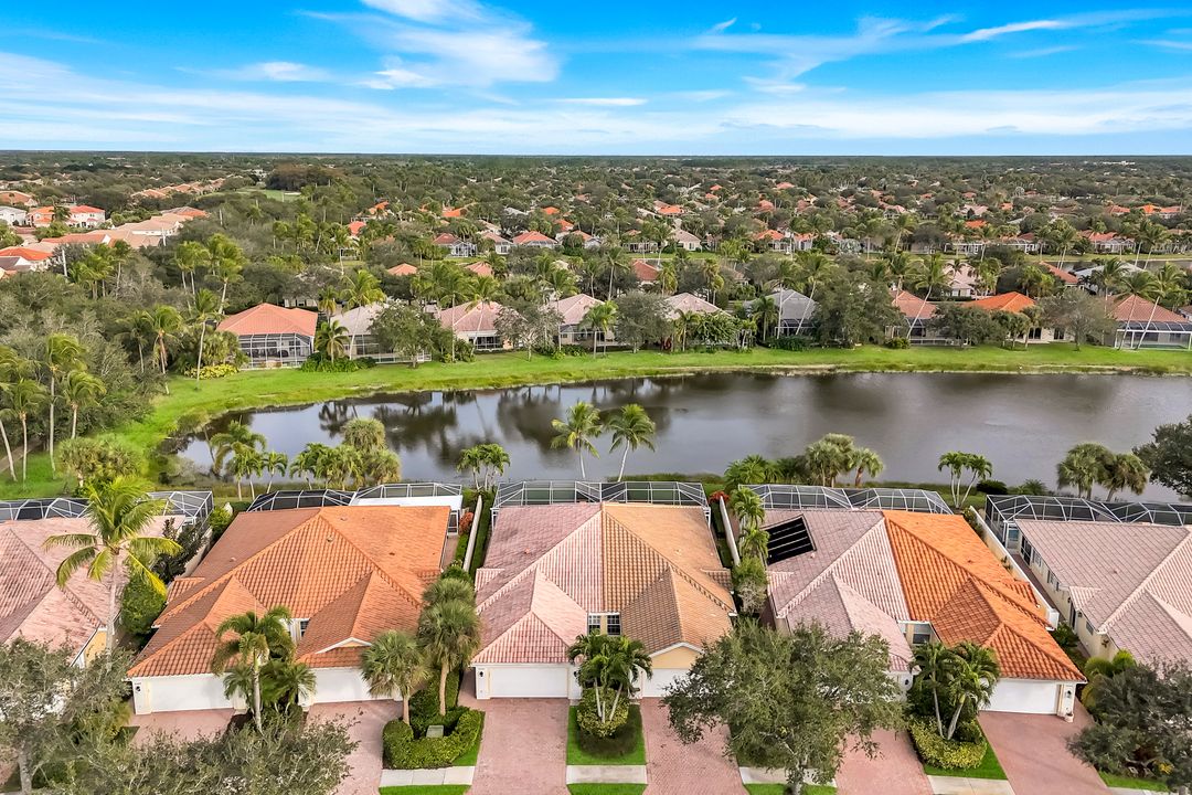 5058 Kingston Way, Naples, FL 34119