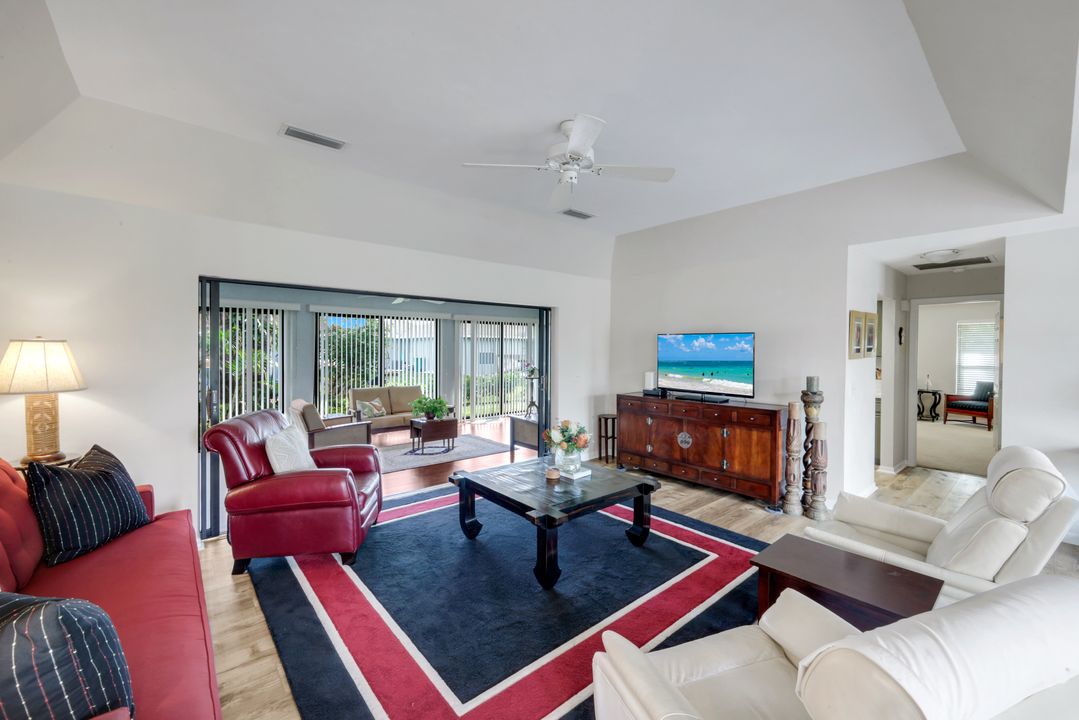 111 Blue Ridge Dr, Naples, FL 34112