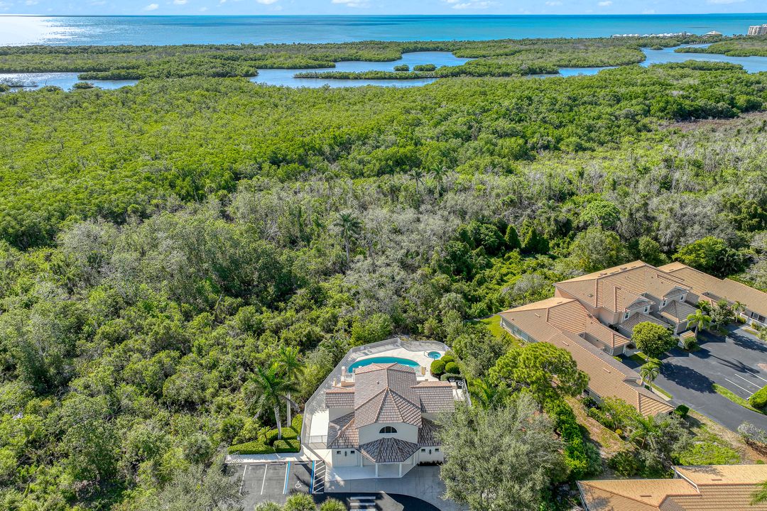 463 Tullamore Ln, Naples, FL 34110