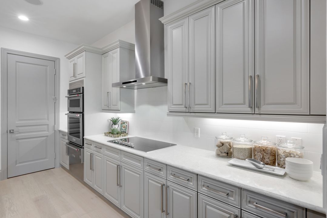 16653 Toscana Cir #704, Naples, FL 34110