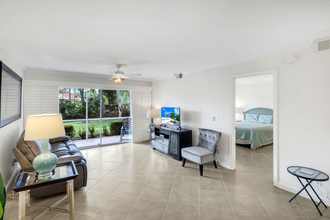 2462 Hidden Lake Dr #1, Naples, FL 34112