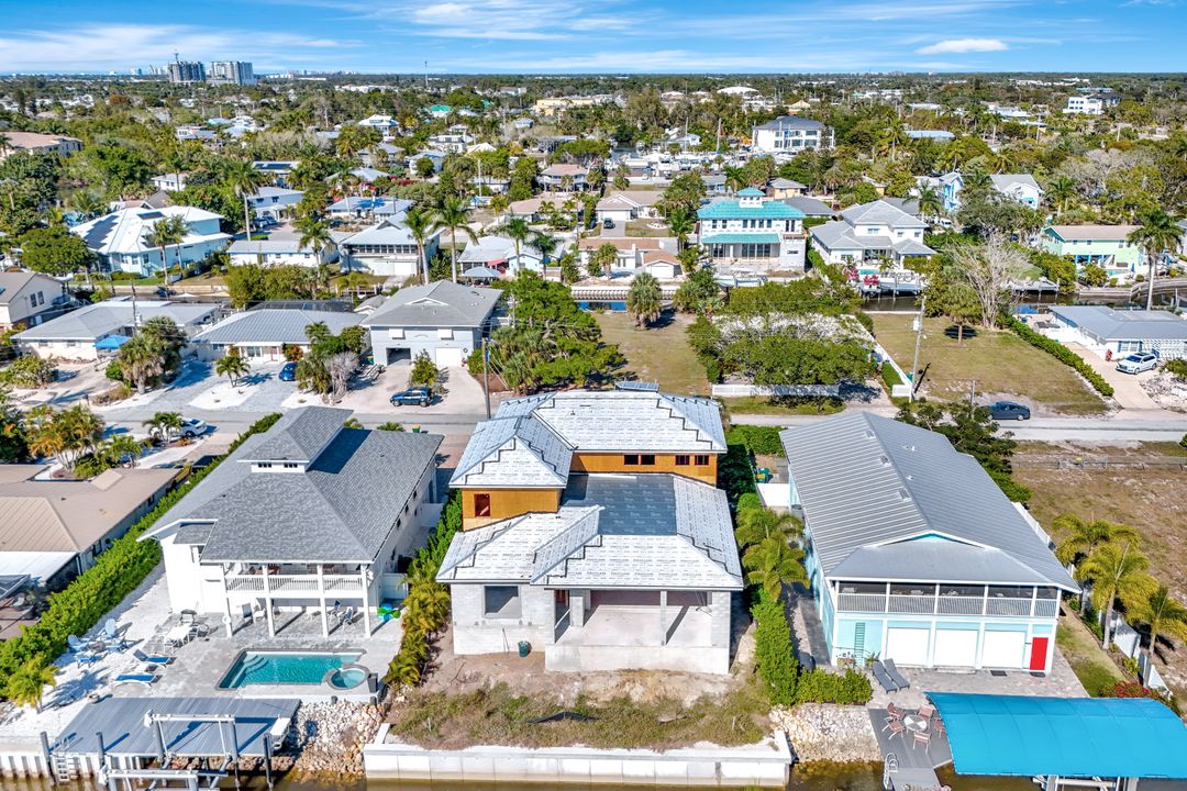 2750 Gulfview Dr, Naples, FL 34112