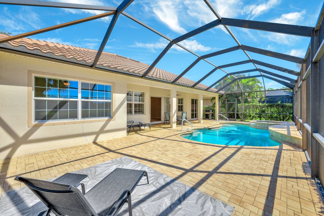 11982 Heather Woods Ct, Naples, FL 34120