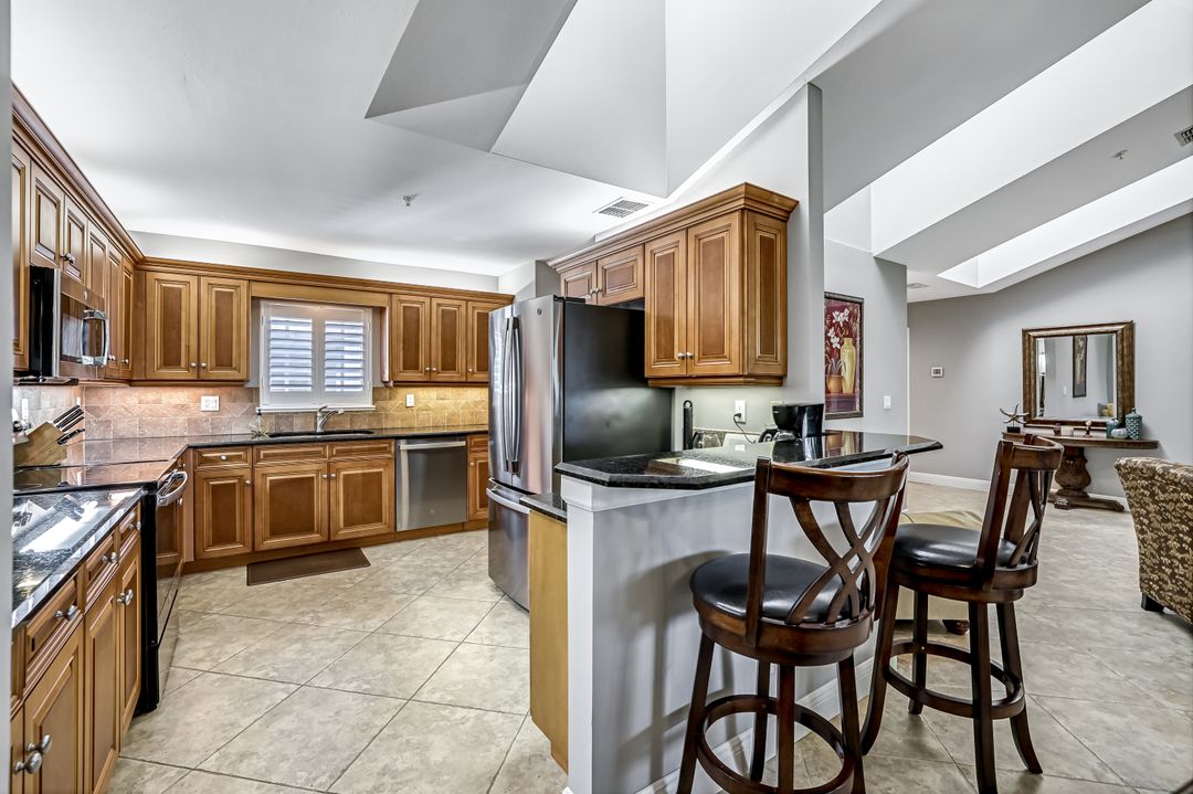 760 Waterford Dr #303, Naples, FL 34113