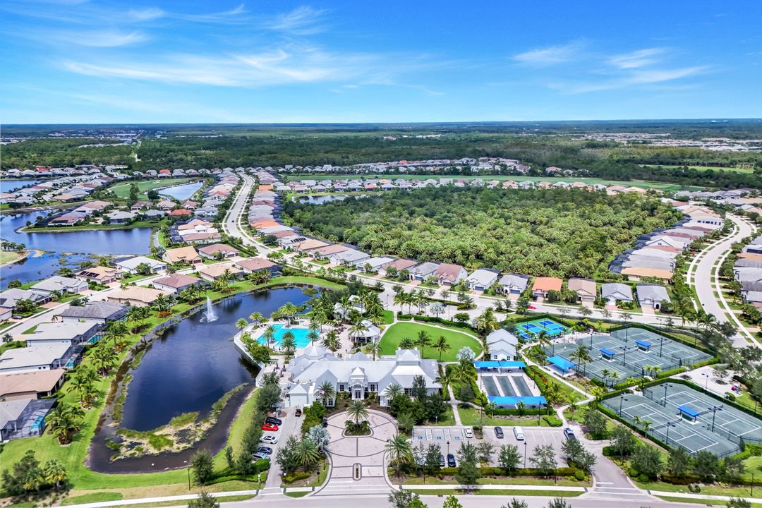 9721 Everglades Dr, Naples, FL 34120