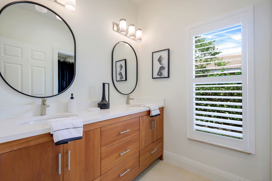 11819 Warbler Ct, Naples, FL 34119