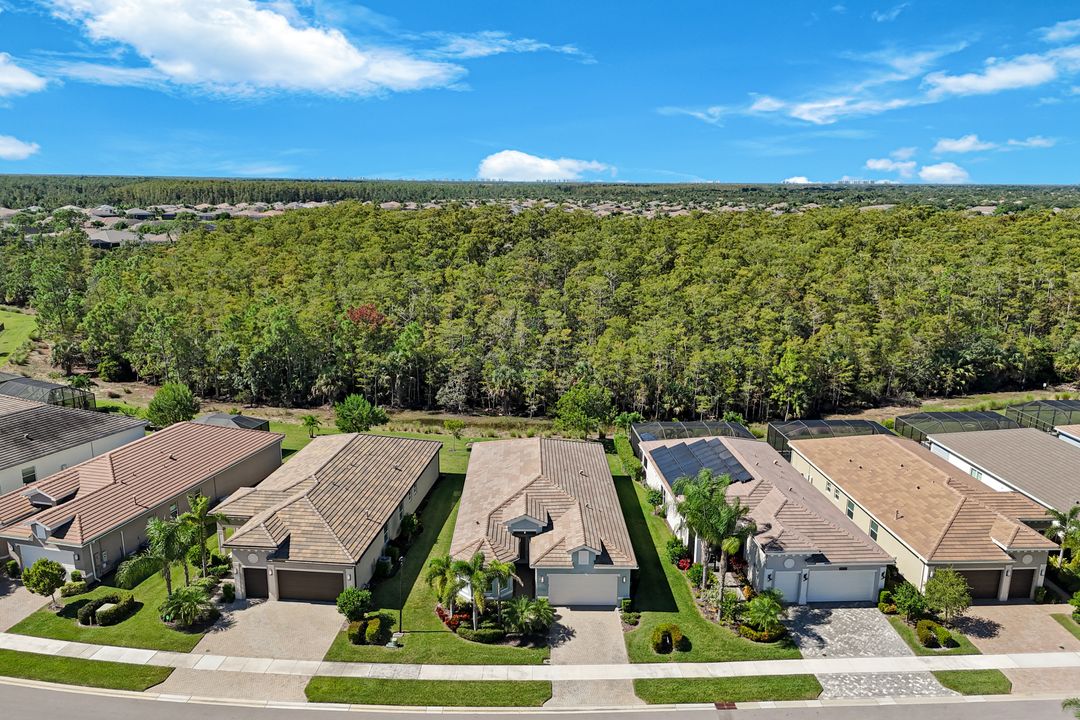 28564 Twain Dr, Bonita Springs, FL 34135