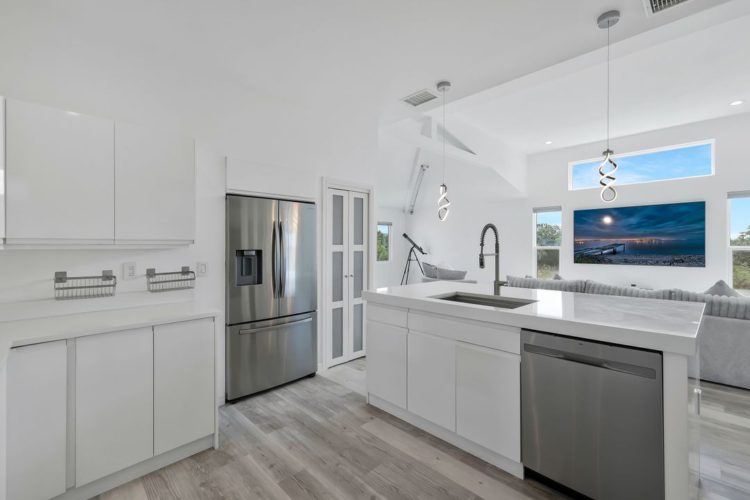 4044 62nd Ave NE, Naples, FL 34120