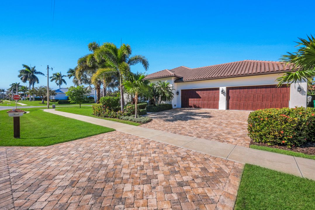 1400 Forrest Ct, Marco Island, FL 34145