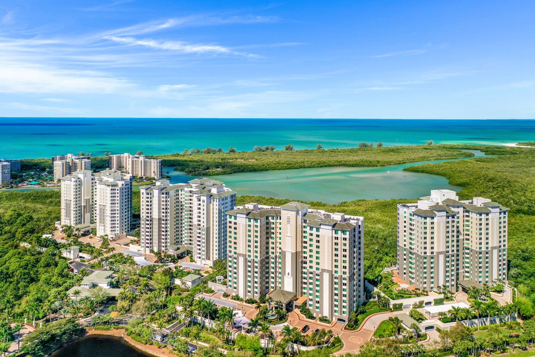 315 Dunes Blvd #307, Naples, FL 34110