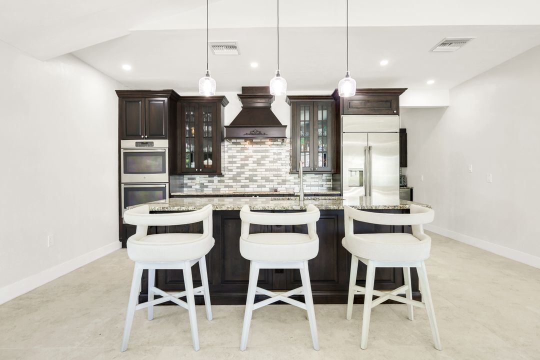 5630 Copper Leaf Ln, Naples, FL 34116