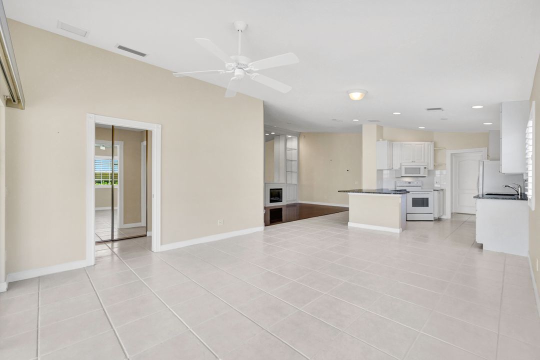 3312 Cayman Ln, Naples, FL 34119