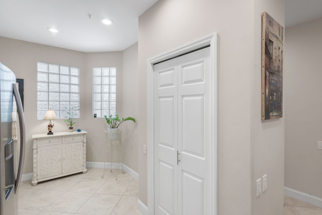 8239 Parkstone Pl #107, Naples, FL 34120