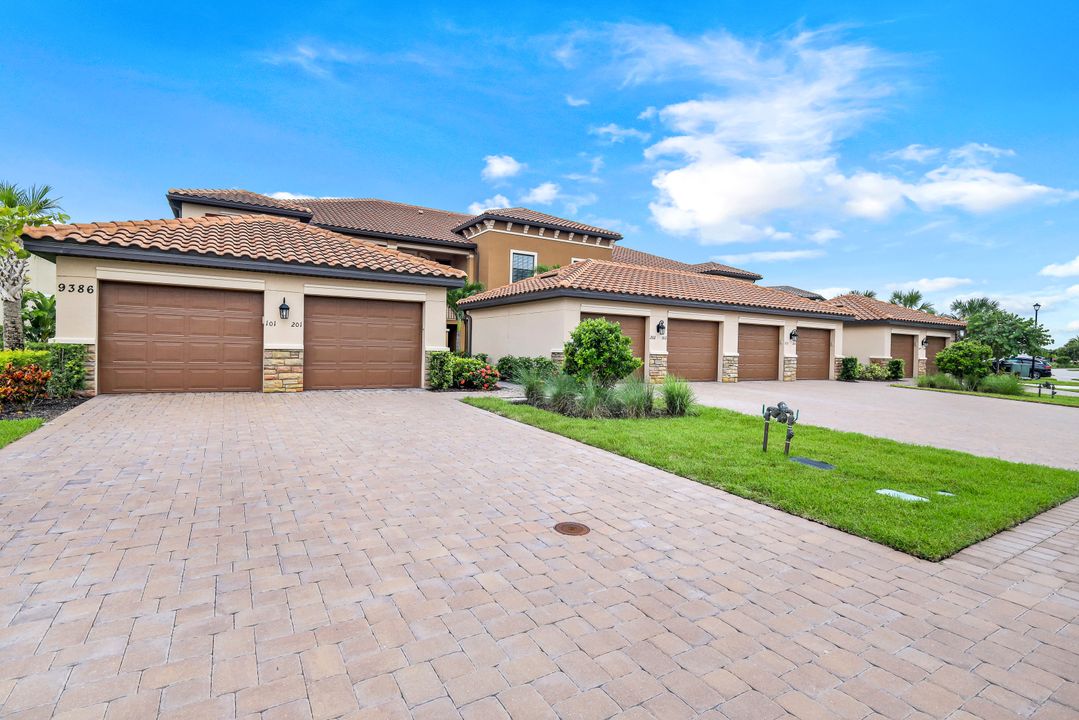 9386 Pocida Ct #202, Naples, FL 34119