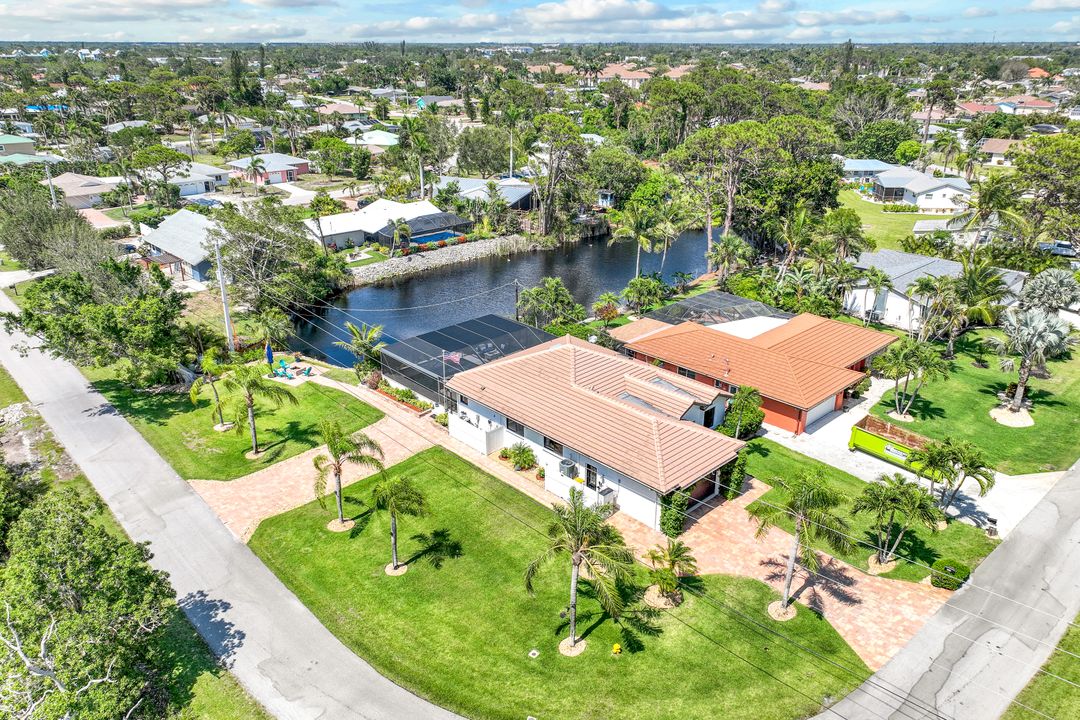 999 E Valley Dr, Bonita Springs, FL 34134