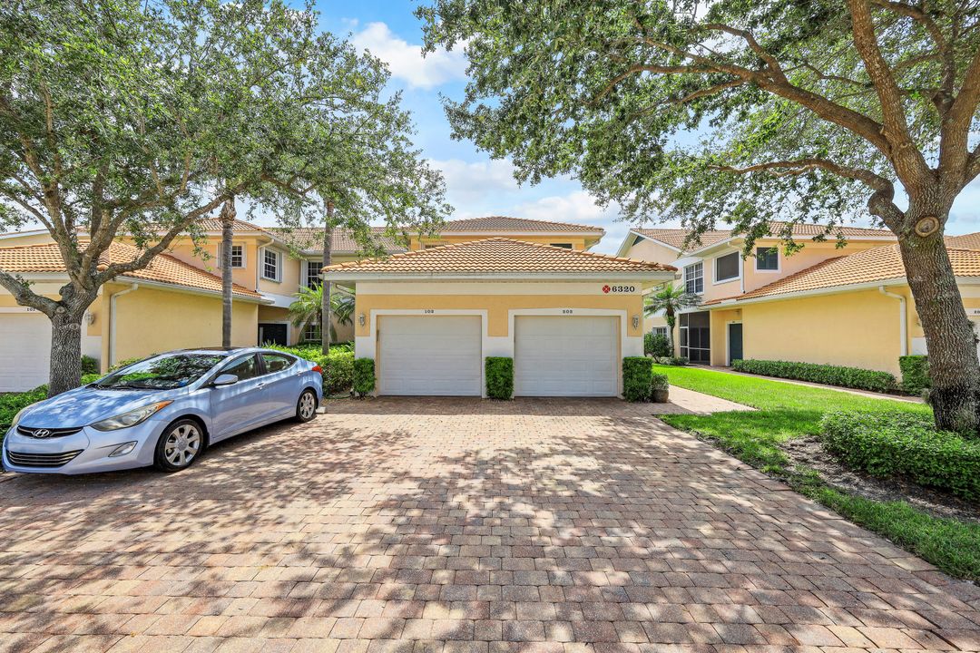 6320 Lexington Ct #202, Naples, FL 34110