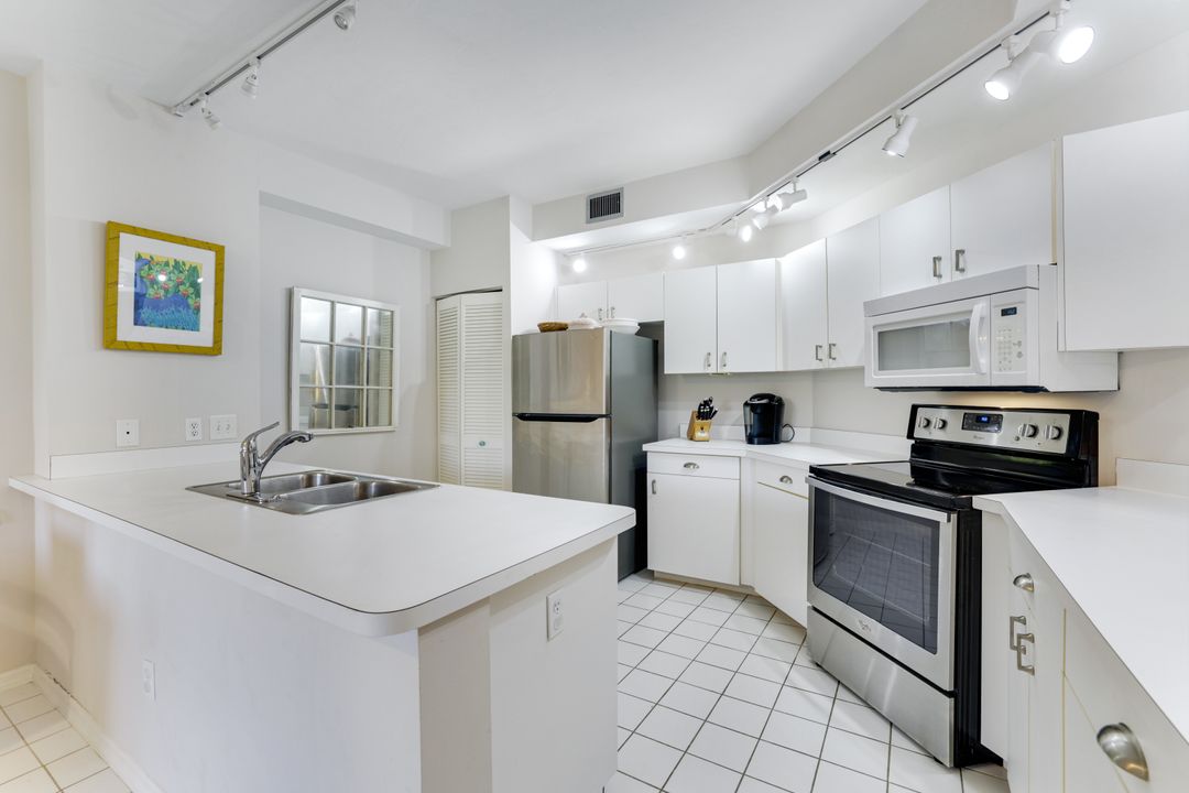 6510 Valen Way #205, Naples, FL 34108