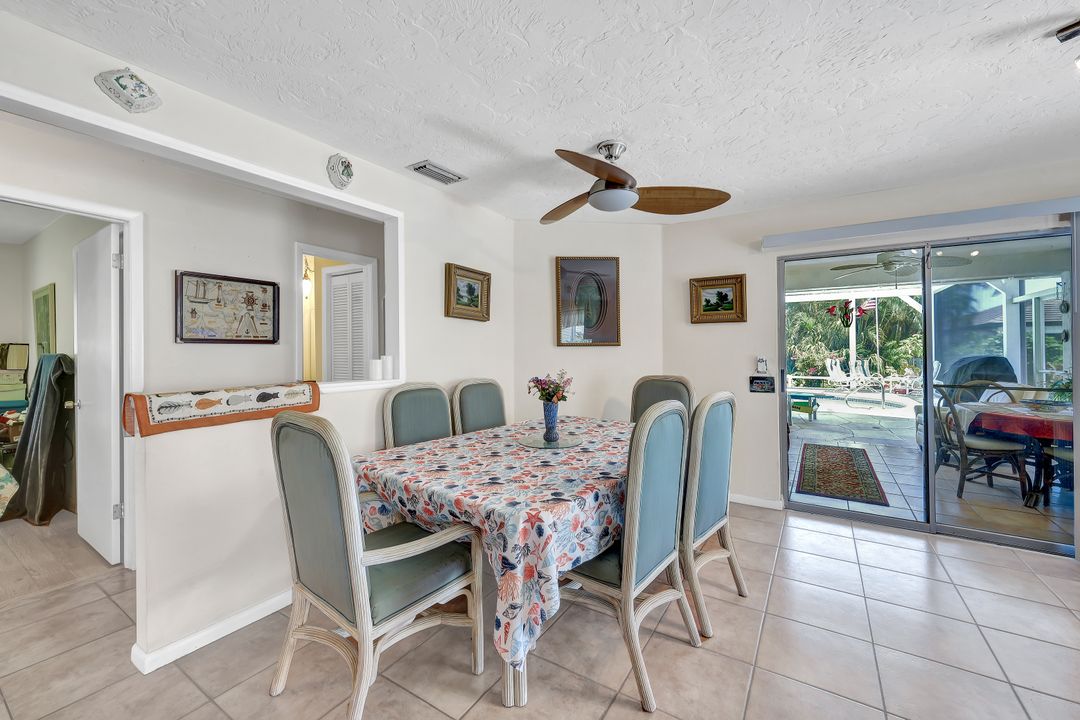 688 94th Ave N, Naples, FL 34108